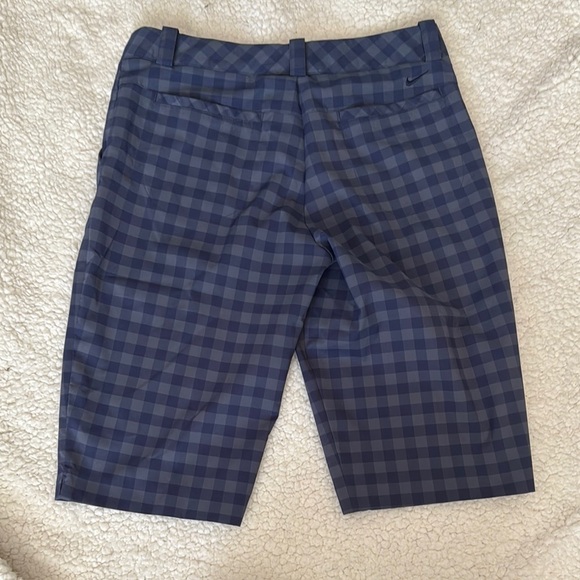 Women’s Nike Golf Blue Checkered Shorts Size 6 - Picture 3 of 3